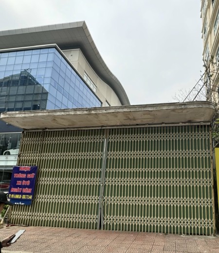 Showroom mặt đường 690m2 tại Nguyễn Văn Cừ, Long Biên, HN