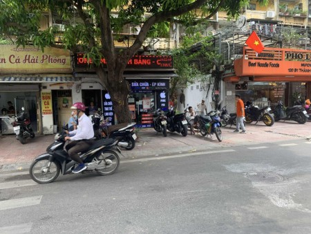 Cần bán gấp nhà mặt phố ngã 3 Thành Công quận Ba Đình. DT 125M giá 70TR/1M