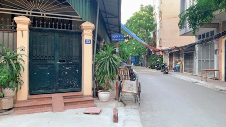 Bán nhà phố Pháo Đài Láng, an sinh tuyệt vời, 37/42 m2, 5.3 tỷ