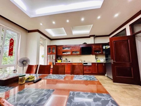 Bán nhà Nguyễn Văn Huyên, nhà phân lô – Ô tô đỗ cửa, 70m2, 11.9 tỉ