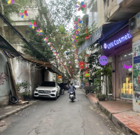 Bán nhà Chùa Bộc, Ô tô tránh, diện tích 56m2, giá 10.6 tỷ