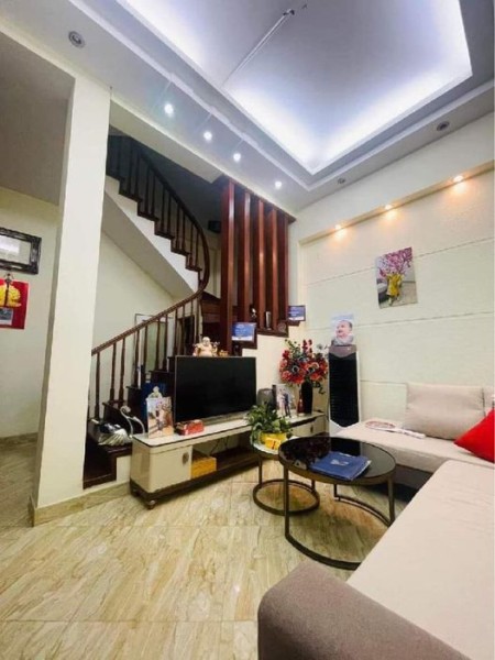 Bán nhà đường Láng Đống Đa, 45m x 5 tầng - 20m ra ô tô, nhà đẹp ở ngay