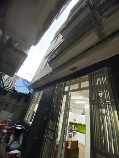 Đầu phố Đại La Ngõ Thoáng yên tĩnh. Diện tích 52m, 3 tầng, 3.75 tỷ