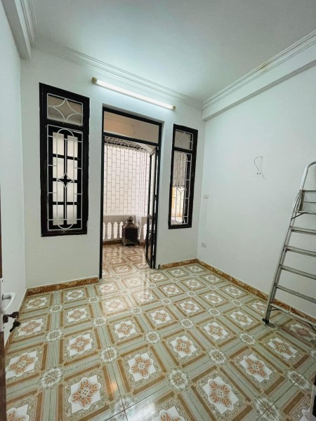Hot 2 tỷ có ngay nhà Hà Nội - Tôn Thất Tùng, vị trí đắc địa