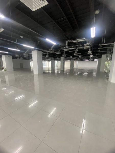 Chính chủ cho thuê Văn Phòng DT 150m2, 250m2, 400m2, 2.000m2 tại chân đế MIpec quận Đống Đa, Hà Nội.