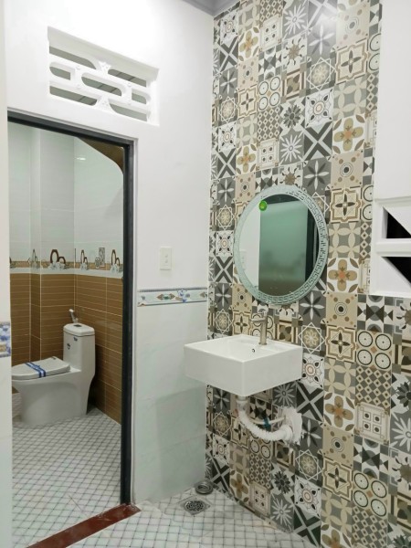 Em còn 2 căn 1 trệt 1 lầu giá rẻ dọn vào ở ngay trung tâm Biên Hòa