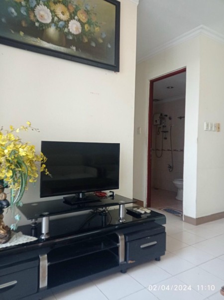 Cần cho thuê gấp căn hộ Phúc Thịnh Quận 5, Dt : 76 m2, 2PN, Giá : 10 tr/th,