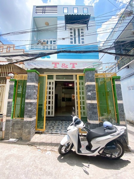 Nhà trệt lầu đúc trục chính góc 2 mặt tiền lộ ô tô