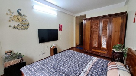 Mặt ngõ thông, oto đậu tận cửa, vị trí hiếm, gần bệnh viện Đức Giang