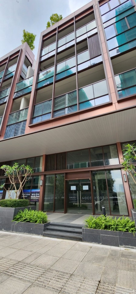 Cho thuê shophouse Metropole giá 150 triệu