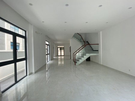 Cho thuê biệt thự 200m2 hoàn thiện tại Vinhomes Grand Park - 35 triệu