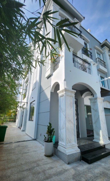 Đi đến slide 8