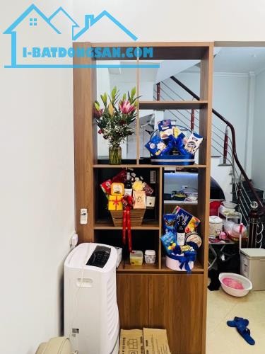 Bán nhà phố Láng Hạ, diện tích 68m2, 4 tầng, 6 tỷ