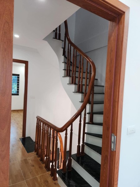 Bán nhà 3T*40m2 ngay Trung tâm xã Đại Thành , Ô TÔ đợi cửa