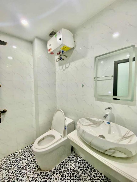 Nguyễn Văn Linh, nhà đẹp hiện địa, gần ô tô, vị trí trung tâm