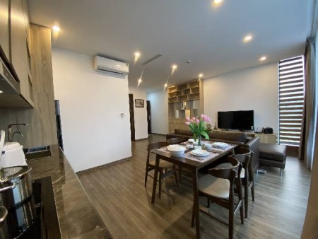 Bán nhà phố Nguyễn Chí Thanh, 3 thoáng, view hồ, MT rộng, nở hậu, 105Mx8T,chỉ 35 tỷ