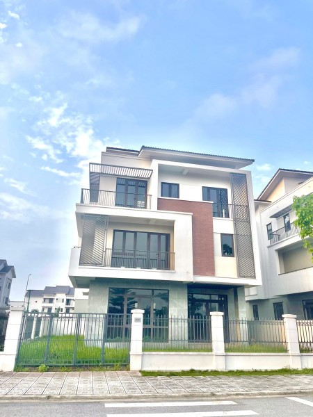 Biệt thự diện tích lớn căn góc vườn hoa 300m2