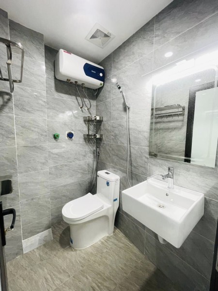 CCMN Hoàng Mai thoáng trước sau, gần phố 110M2 7 tầng 28PKK DT 1.5 tỷ/ năm