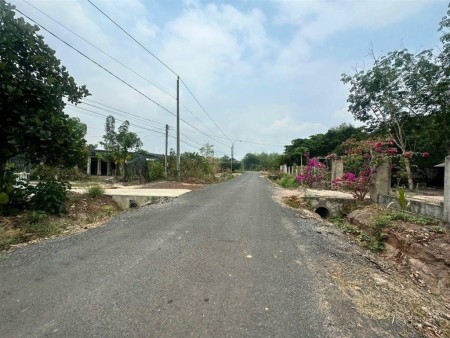 Chỉ 275tr sở hữu ngay lô đất mt đường 32m ngay kp Tàu Ô Tân Khai