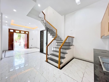 Siêu phẩm 3 tầng 40m2 chỉ 2 tỷ ngay khu đô thị Đô Nghĩa Hà Đông. Ôtô đỗ cửa