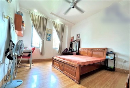 Cho thuê biệt thự nguyên căn 5 phòng ngủ 10x18m2 Thạnh Mỹ Lợi Quận 2 chỉ 25tr/tháng.