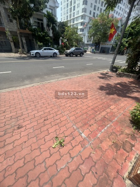 Đi đến slide 8