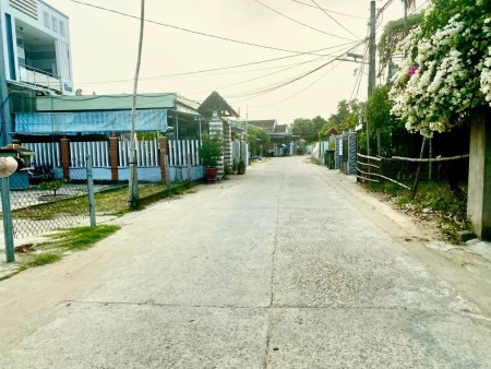 Bán gấp 300m2 ngang 12m đất ở 2 mặt tiền Sát Quốc Lộ 1A - Cách Hội An 6km. Giá 4,5 Triệu /m2