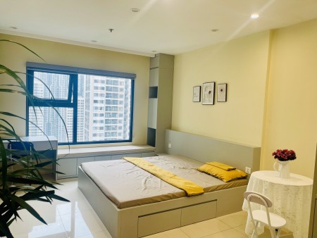 Chính chủ cho thuê Studio full đồ 32m view bể bơi siêu đẹp 7 triệu/tháng Vinhomes Smart City