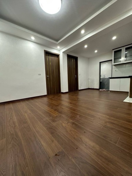 Nhà mặt phố, ô tô đỗ ngày đêm 3PN - 2WC, đầy đủ công năng, về ở luôn