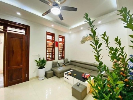 Bán nhà Âu Cơ, Tây Hồ 40M nhà đẹp hiện đại, xung quanh sầm uất, giá nhỉnh hơn 5 tỷ