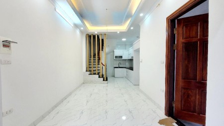 Bán nhanh nhà Phúc Lợi 30m2, xây 5 tầng mới, nhỉnh 2,8 tỷ