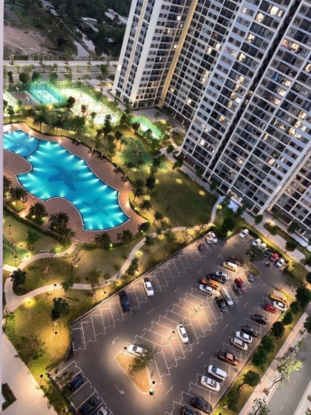 Căn Hộ 2PN + 69m2 đã có sổ, view hồ bơi đẹp 2.650 tỷ Vinhomes quận 9