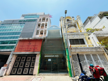 Cho thuê nhà mặt tiền đường Mai Thị Lựu, Phường Đakao, Quận 1.