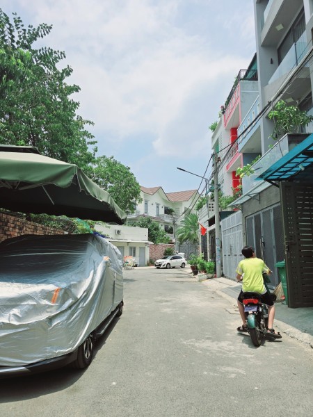 Tin thật 100%: Nhà 3 tầng Phường Phú Hữu, Thủ Đức - Diện tích 51m² - Hẻm ô tô - Chỉ 4.3 Tỷ