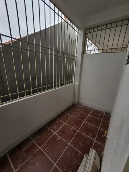 Nhà 3 tầng (40m2 3PN) 2,4tỷ. Ngay cầu Đại Thành - Đông La, cách KDT Đô Nghĩa 15p