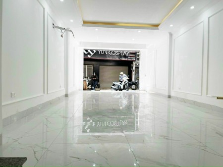 Cho thuê nhà phố Lạc Long Quân, Tây Hồ, 60m2 x 5T, MT: 4m. Hợp: VP, SPa, nha khoa, lớp học...