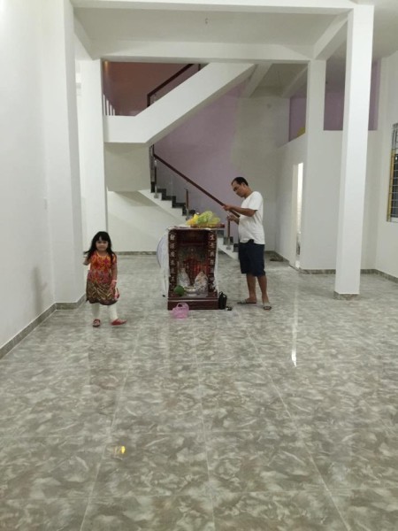 Cho thuê nhà nguyên căn, nhà cặp hẻm nở hậu (Nhà chữ L)