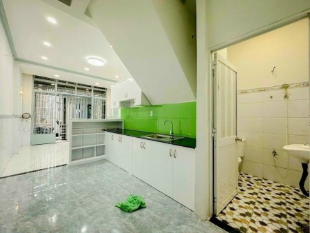 Bán nhà 2 tầng, 3PN p.Phú Thuận, quận 7, giá chỉ 3 tỷ 750 triệu