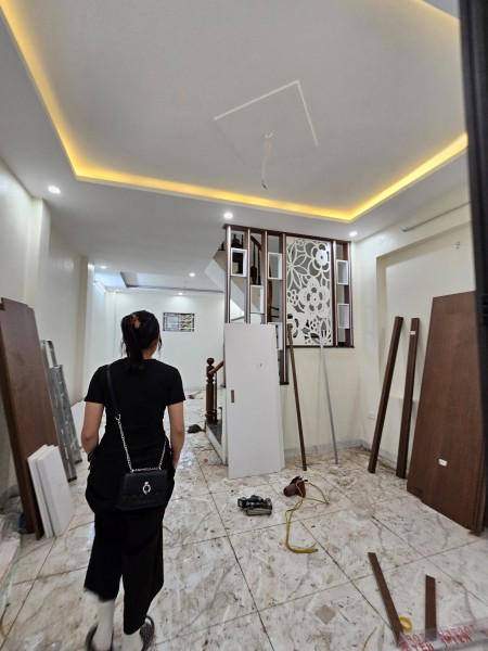Cực hiếm, bán gấp nhà 3 tầng nội thất đầy đủ ô tô vào ngõ, 2 mặt thoáng chỉ 2,3 tỉ