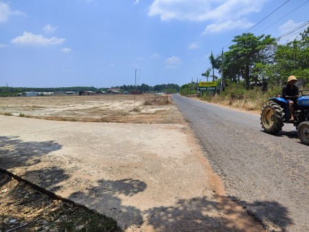 Đất mặt tiền đường nhựa 32m, sổ sẵn công chứng ngay, chỉ 3xx sở hữu ngay