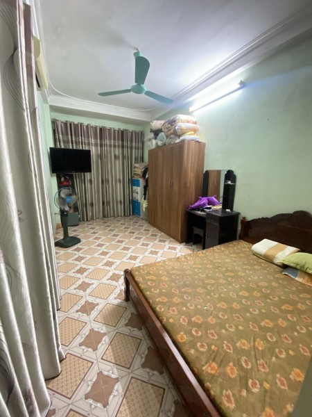 Nhà Nguyễn Trãi, lô góc thoáng sáng, không lỗi phong thủy - Ô tô 7 chỗ đỗ cửa