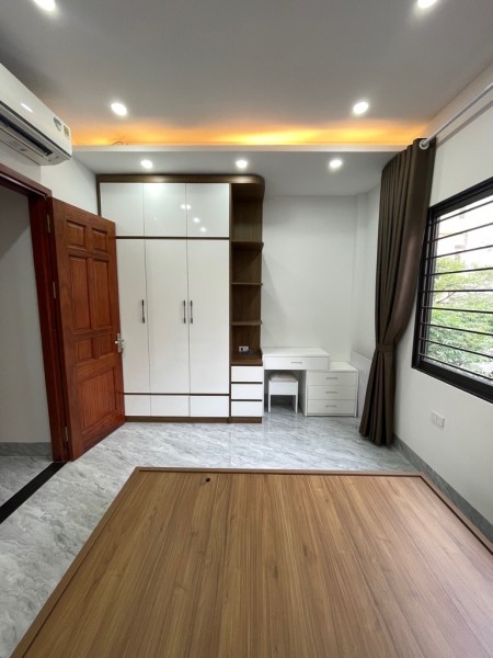 Chỉ nhỉnh 9 tỷ - Hồ Tùng Mậu - Siêu phẩm nhà đẹp gara ô tô - 10M mặt phố - Thang máy chờ