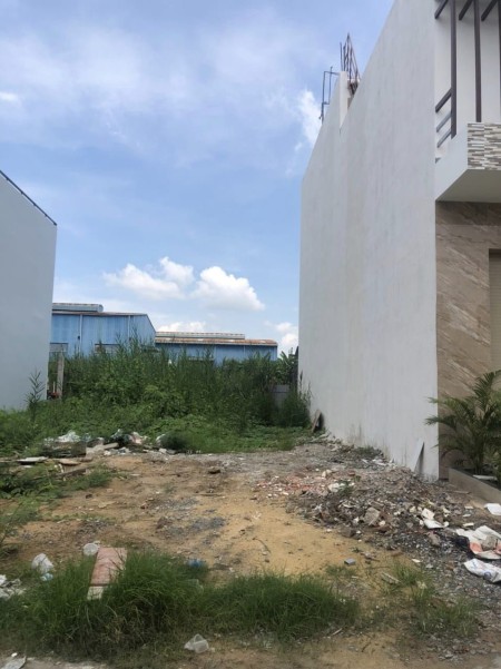 Chính chủ bán lỗ lô đất đối diện chợ Bình Chánh 93m2 thổ cư. Bán gấp