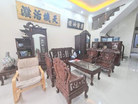 Bán nhà Lạc Long Quân Cầu Giấy, ô tô tránh, kinh doanh văn phòng, vài bước chân ra hồ Tây.