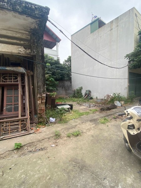 Nguyễn Văn Linh, Long Biên Bán đất tặng nhà Cấp 4. DT 40m, giá 2.85 tỷ