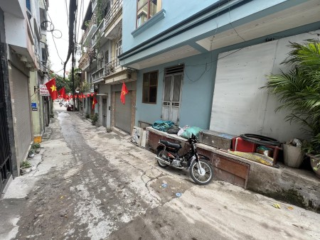 Nhà 4 tầng, ô tô đỗ cửa siêu đẹp ở Thụy Phương