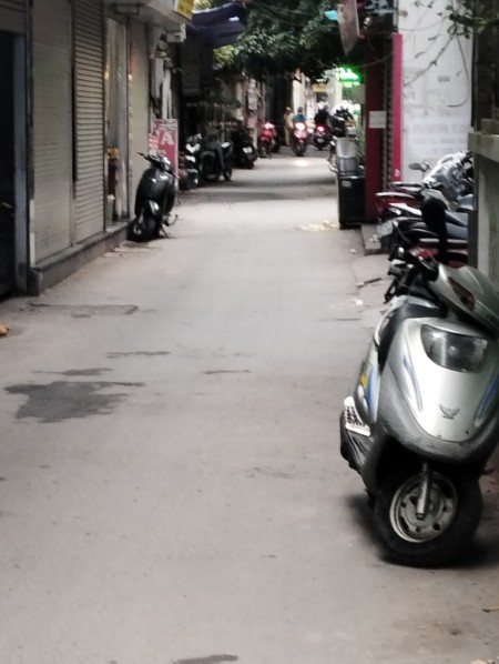 Bán nhà mặt ngõ Cầu Giấy ô tô trước cửa tiện kinh doanh. Diện tích 63 m² Giá: 6,2 tỷ.