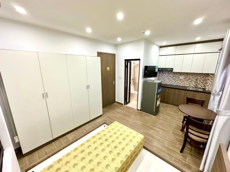 Bán tòa CCMN Lương Thế Vinh lô góc 100M2 8T 28PKK giá 17.8 tỷ. LH 0379283456