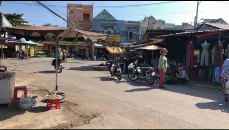 Gia đình khó khăn cần tiền gấp nên bán lại lô đất 135m2 giá 749tr mặt tiền Phùng Hưng, ĐN