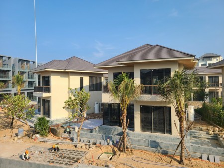 Nhà phố giáp biển duy nhất tại Phú Yên, gần tháp Nghinh Phong, XD 3 - 6 tầng, DT 6x21,5m, sổ riêng.